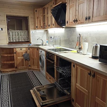 Brand New 2020 Specious Apartment Druzi 2 Palyanytsya Exterior foto