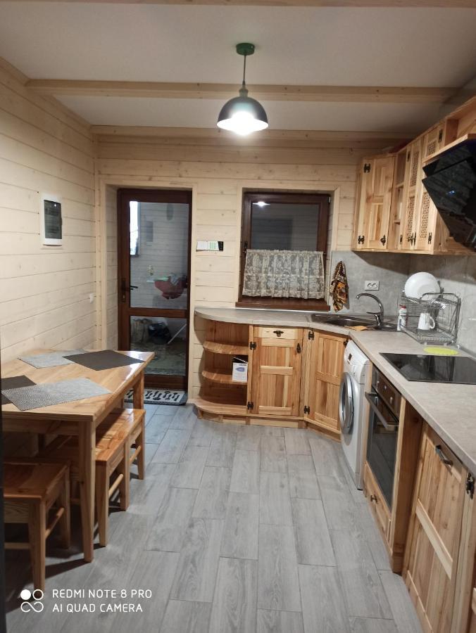 Brand New 2020 Specious Apartment Druzi 2 Palyanytsya Exterior foto